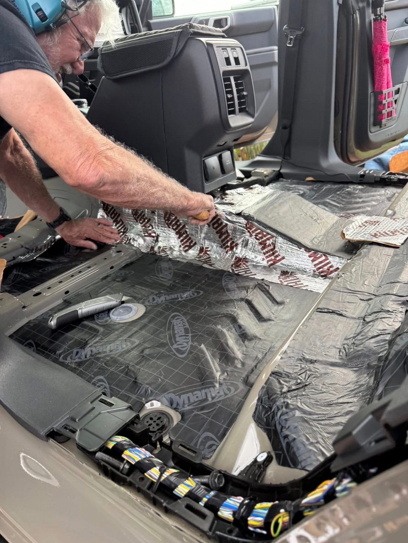 Sound deadening installation